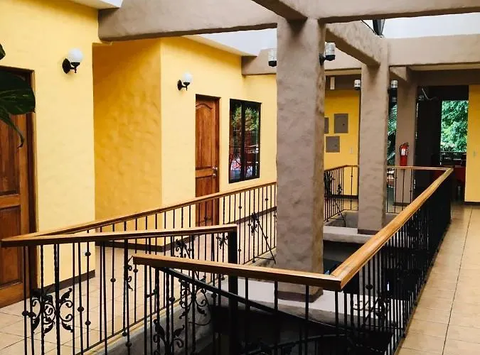 Casa Esmeralda Samara